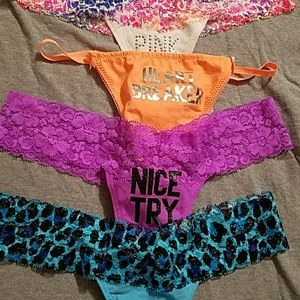 4 Victoria's Secret Pink thongs bundle